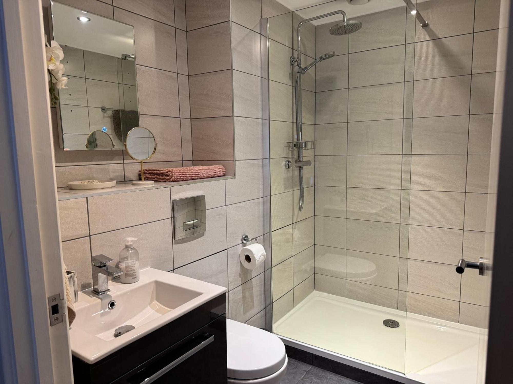 ליברפול Centrally Located Apartment In Duke Street- Free Parking- Two Bathrooms מראה חיצוני תמונה